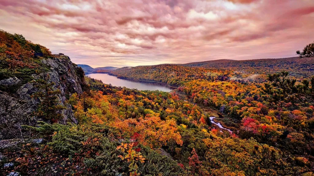 Best Fall Color Road Trips From Chicago